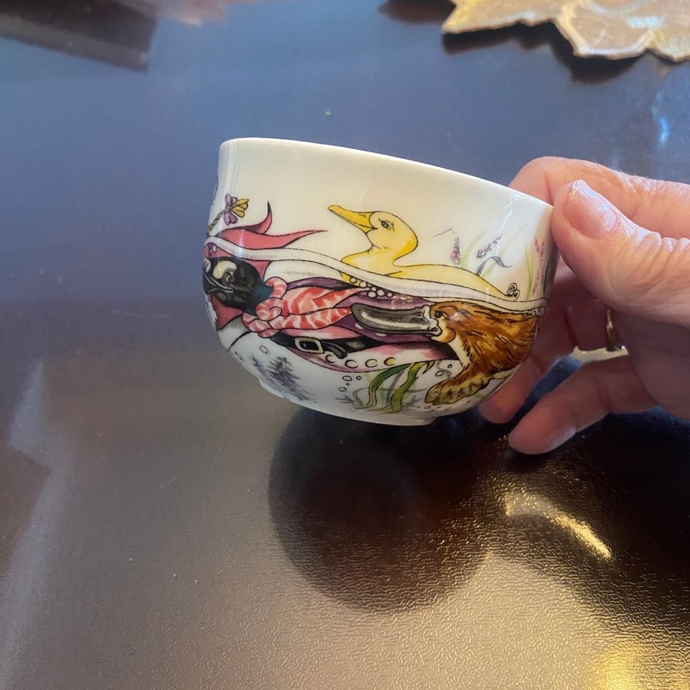 Paul Cardew "Alice in Wonderland" Coffee cup and saucer- set of four - Picture 8 of 14